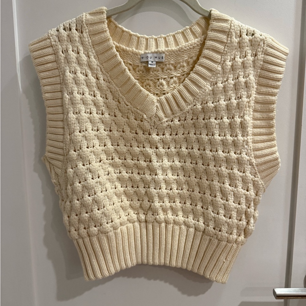 Mio Muse Women's Cream V-Neck Sweater Vest - WORN ONCE